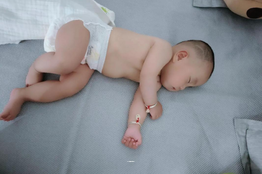 钦州孕妇显怀早的原因